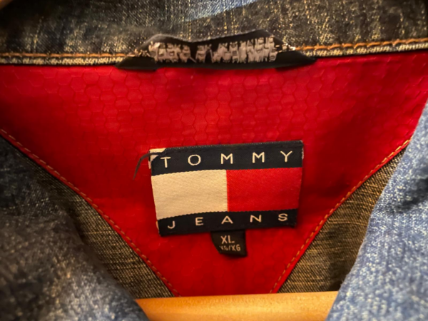 7a396838-7d55-43f1-a7d1-aa39b11e7db2 Tommy Jeans heren spijkerjack – maat XL