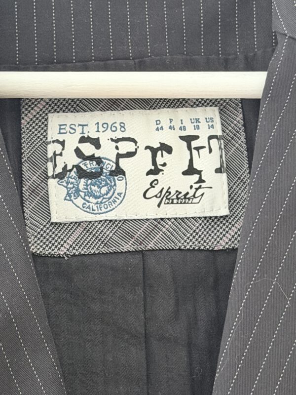 IMG_8063 Esprit donkergrijze blazer met krijtstreep – maat 44