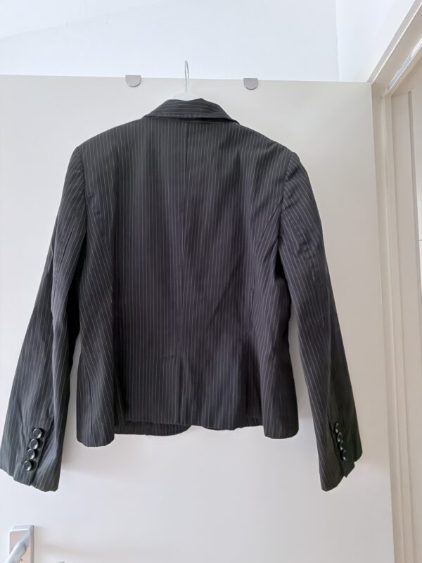 IMG_8065 Esprit donkergrijze blazer met krijtstreep – maat 44